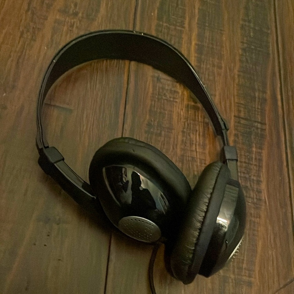 Lightweight Headphones with Small Control Panel on Cable